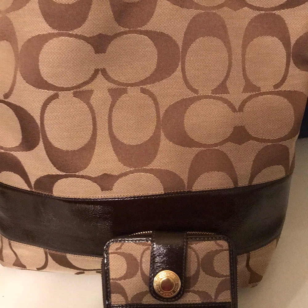 Large tote